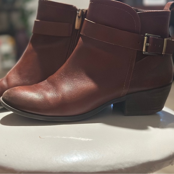 Vince Camuto Peamer Booties - Picture 13 of 13
